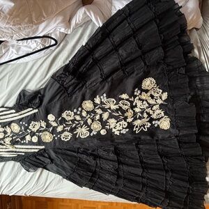 Chic Black and Cream Floral Maxi Dress